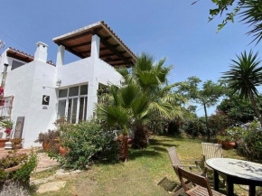 Chalet en Zahora con vistas al mar La Luna Blan